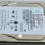 Disco IBM 85Y6156 1.2TB SAS 6Gbps 10K SFF para  Storwize V7000 2076-3542  Usado